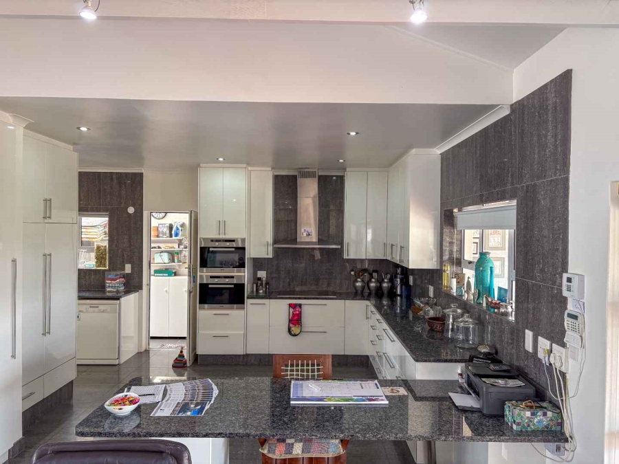 3 Bedroom Property for Sale in Stilbaai Wes Western Cape